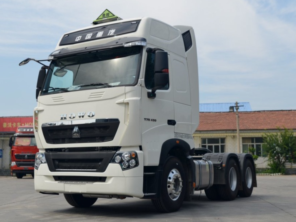 Howo T7H Tractor